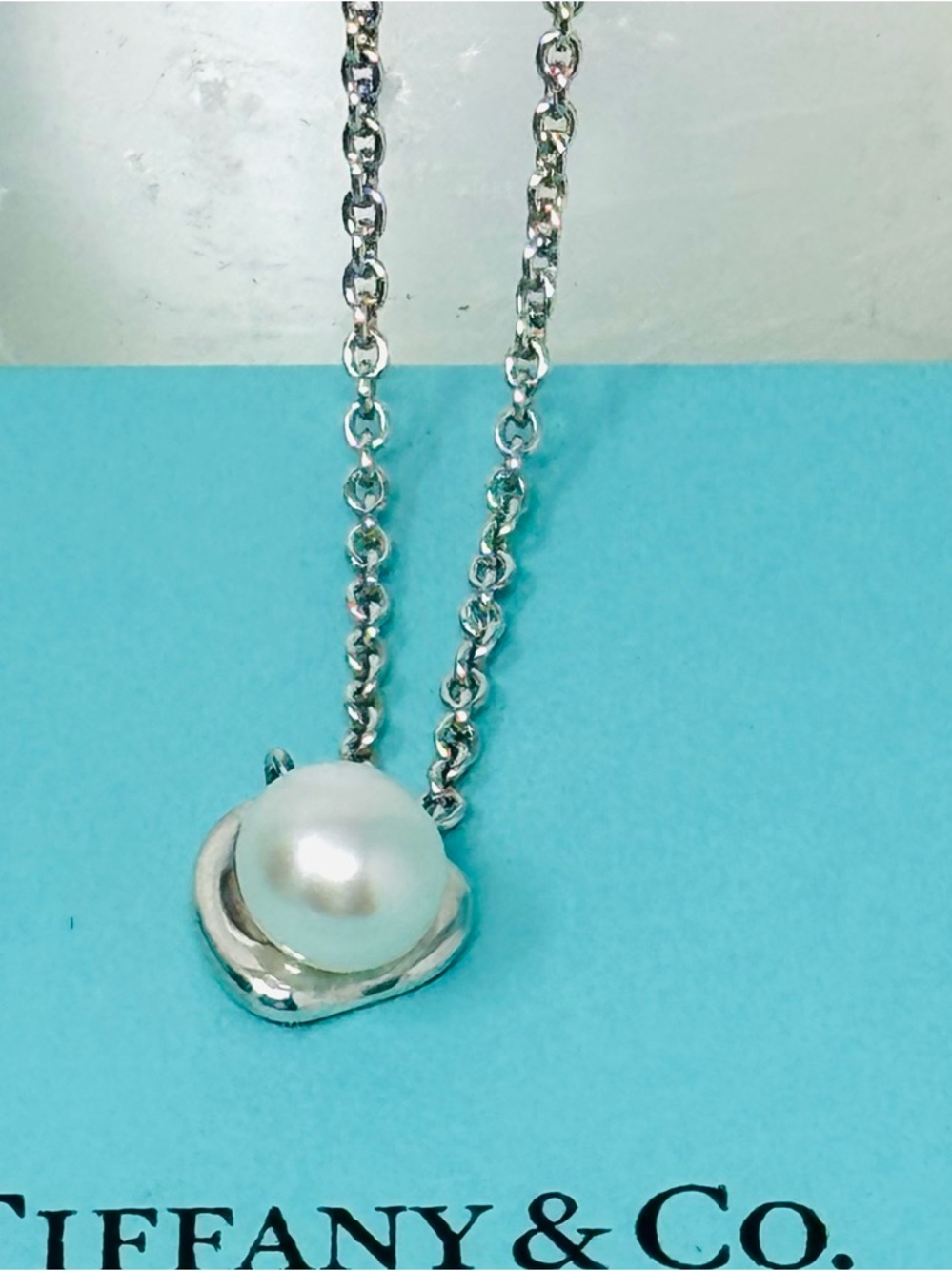 Authentic Tiffany & co. Elsa Peretti Open Heart Pearl Lariat Necklace.